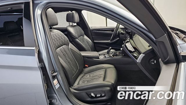 BMW 5-Series 530i M Sport Package Plus