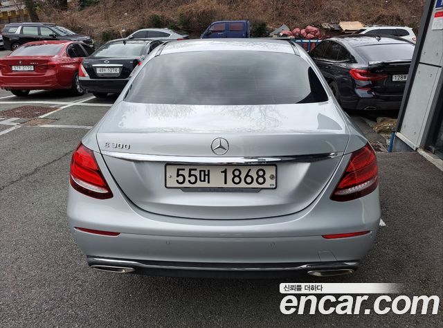 Mercedes-Benz E-Class E300 Exclusive
