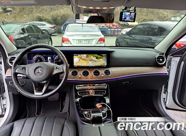 Mercedes-Benz E-Class E300 Exclusive