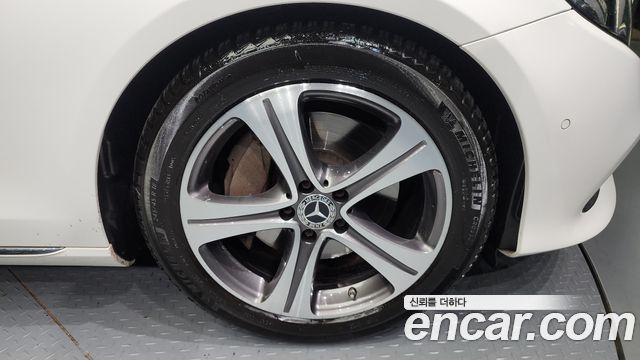 Mercedes-Benz E-Class E300 Avantgarde