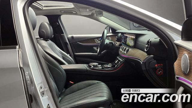 Mercedes-Benz E-Class E300 4MATIC Exclusive