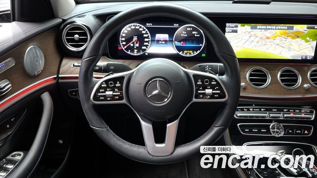 Mercedes-Benz E-Class E300 4MATIC Exclusive