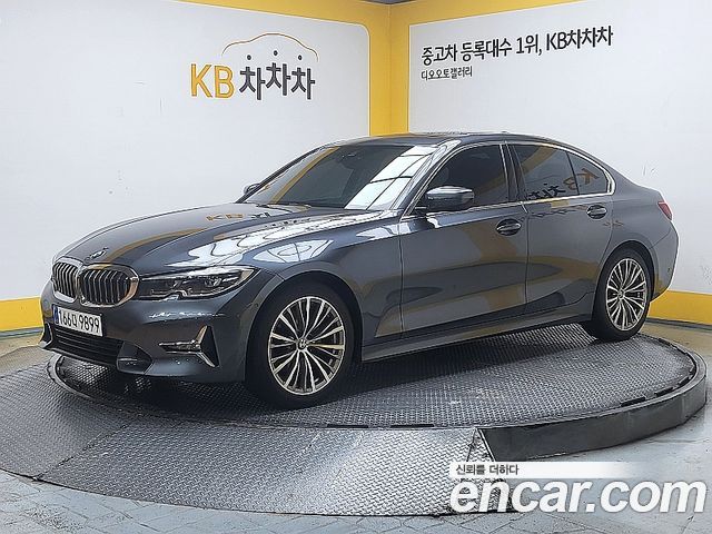 BMW 3-Series 320i Luxury