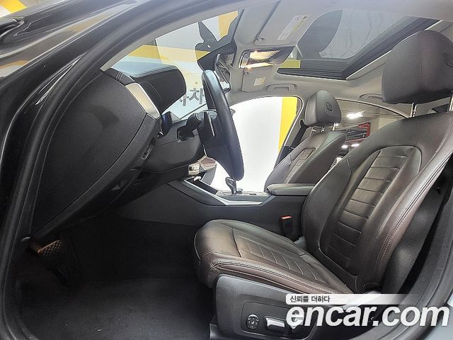 BMW 3-Series 320i Luxury