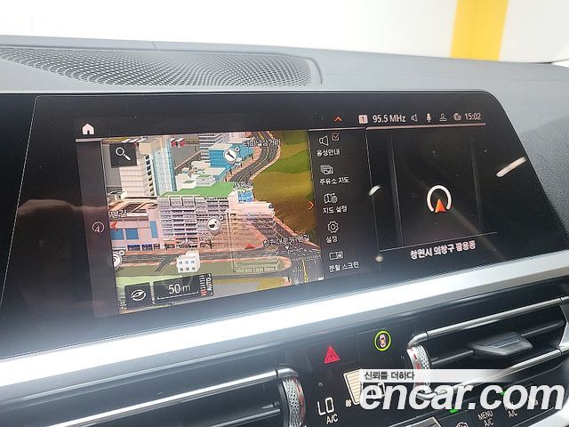 BMW 3-Series 320i Luxury