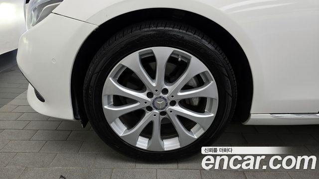 Mercedes-Benz E-Class E220d Exclusive