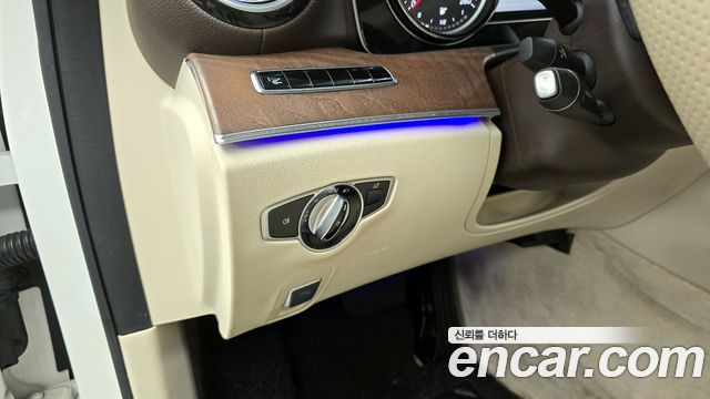 Mercedes-Benz E-Class E220d Exclusive