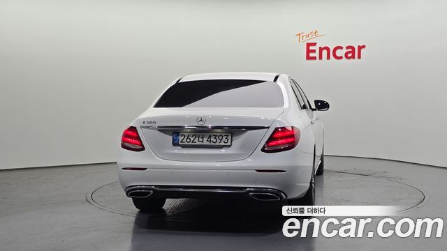 Mercedes-Benz E-Class E300 Avantgarde