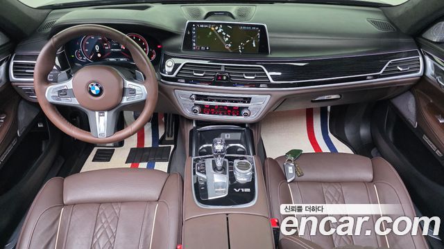 BMW 7-Series M760Li xDrive