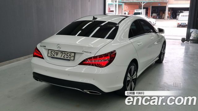 Mercedes-Benz CLA-Class CLA250 4MATIC