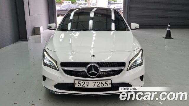 Mercedes-Benz CLA-Class CLA250 4MATIC