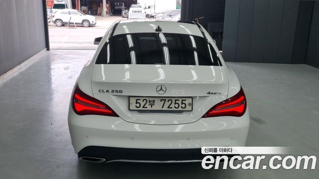 Mercedes-Benz CLA-Class CLA250 4MATIC