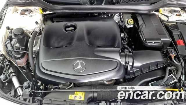 Mercedes-Benz CLA-Class CLA250 4MATIC