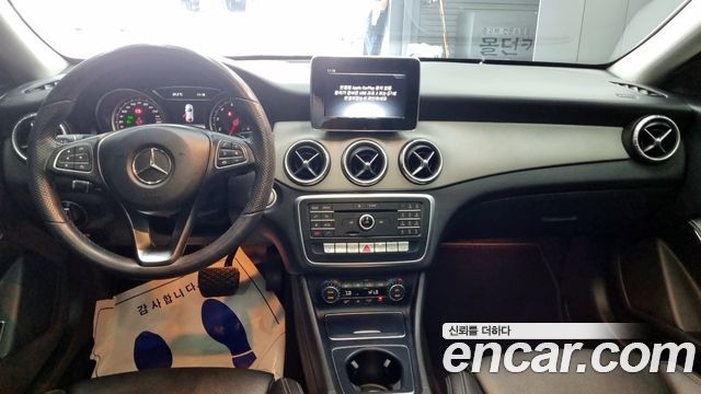 Mercedes-Benz CLA-Class CLA250 4MATIC