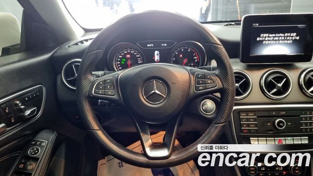 Mercedes-Benz CLA-Class CLA250 4MATIC