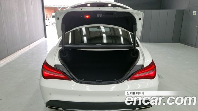 Mercedes-Benz CLA-Class CLA250 4MATIC