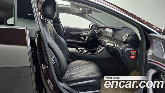 Mercedes-Benz CLS-Class CLS300d AMG Line