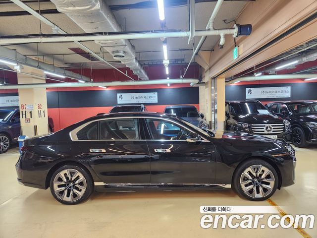 BMW 7-Series 750e xDrive Design Pure Excellence