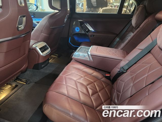 BMW 7-Series 750e xDrive Design Pure Excellence