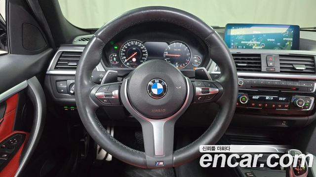 BMW 3-Series 330i M Sport Shadow