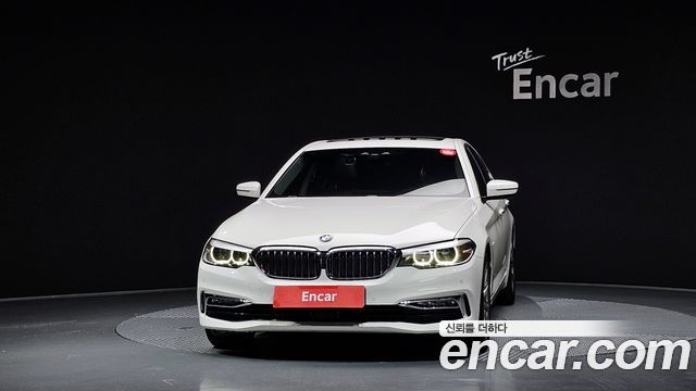 BMW 5-Series 520i Luxury