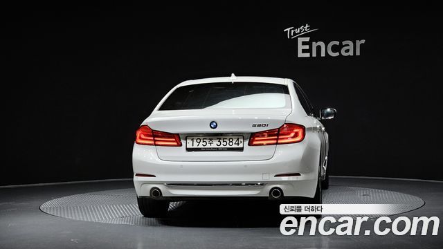 BMW 5-Series 520i Luxury
