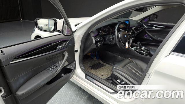 BMW 5-Series 520i Luxury