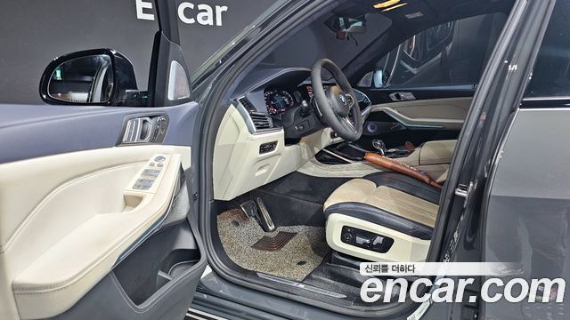 BMW X7 xDrive 40i M Sport Online Exclusive Edition 6 Seater