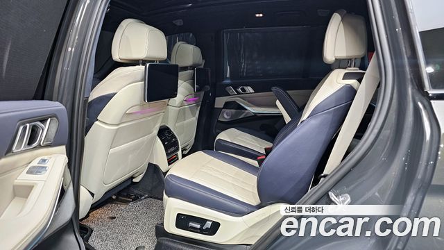 BMW X7 xDrive 40i M Sport Online Exclusive Edition 6 Seater