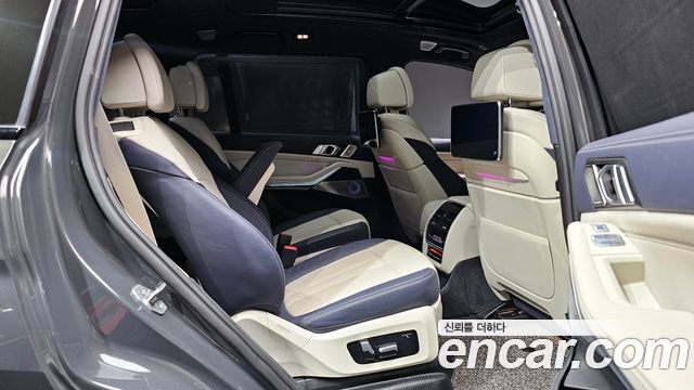 BMW X7 xDrive 40i M Sport Online Exclusive Edition 6 Seater
