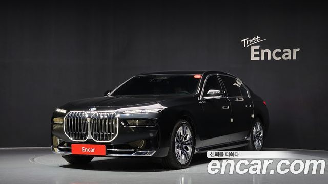 BMW 7-Series 740i sDrive Design Pure Excellence