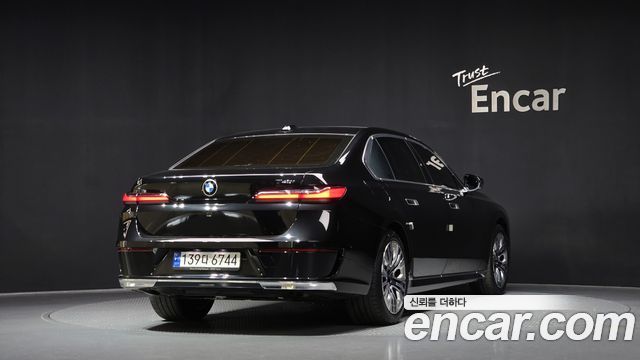 BMW 7-Series 740i sDrive Design Pure Excellence