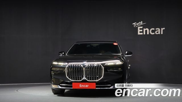 BMW 7-Series 740i sDrive Design Pure Excellence