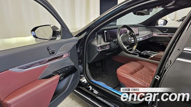 BMW 7-Series 740i sDrive Design Pure Excellence