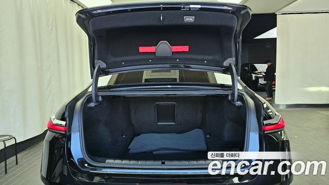 BMW 7-Series 740i sDrive Design Pure Excellence