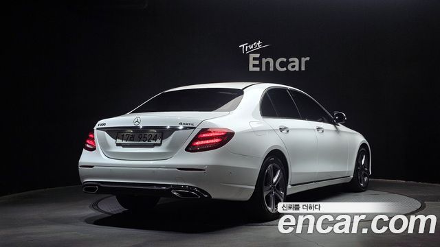 Mercedes-Benz E-Class E300 4MATIC Avnatgarde