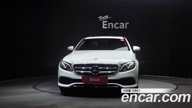 Mercedes-Benz E-Class E300 4MATIC Avnatgarde