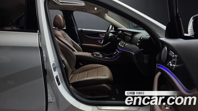 Mercedes-Benz E-Class E300 4MATIC Avnatgarde