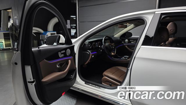 Mercedes-Benz E-Class E300 4MATIC Avnatgarde