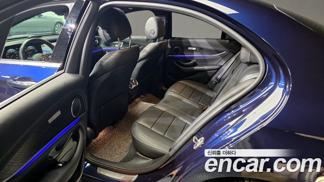 Mercedes-Benz E-Class E220d 4MATIC AMG Line