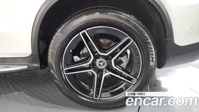 Mercedes-Benz GLC-Class GCL300 4MATIC Coupe