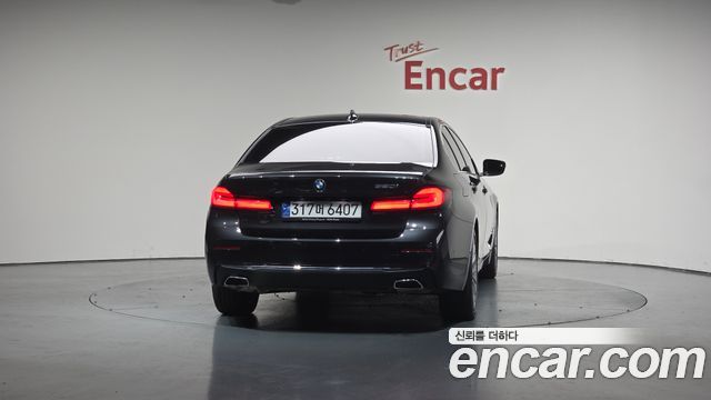 BMW 5-Series 520i Luxury