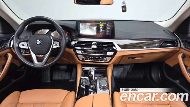 BMW 5-Series 520i Luxury