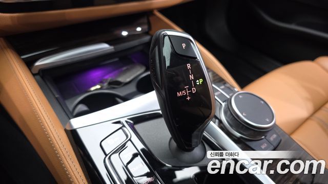 BMW 5-Series 520i Luxury