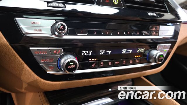 BMW 5-Series 520i Luxury