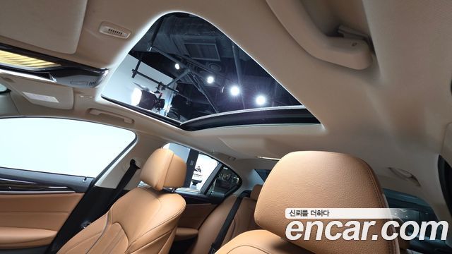 BMW 5-Series 520i Luxury