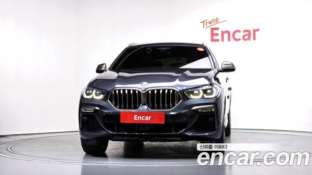 BMW X6 M50i