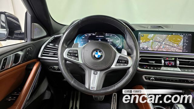 BMW X6 M50i
