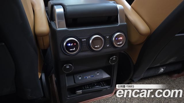 Land Rover Discovery 3.0 TD6 HSE Luxury