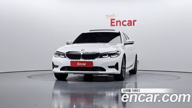 BMW 3-Series 320i